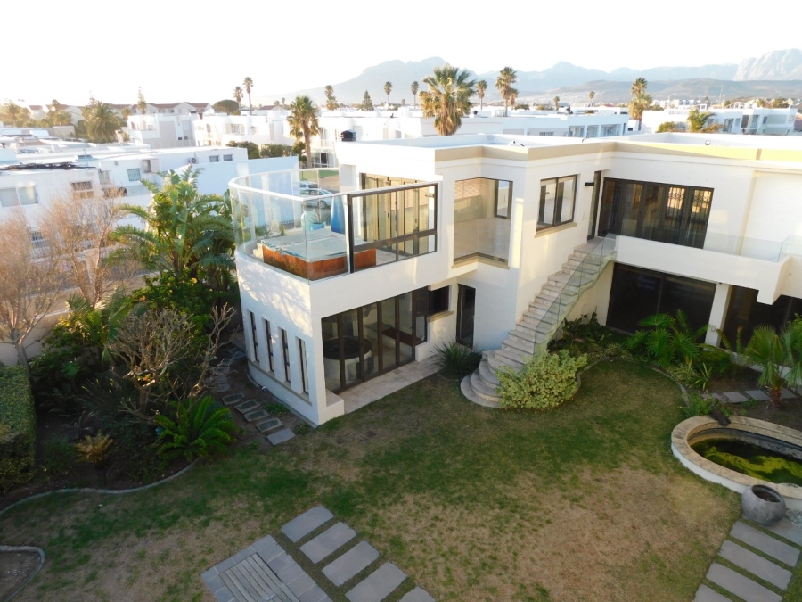 6 Bedroom Property for Sale in Harbour Island Western Cape